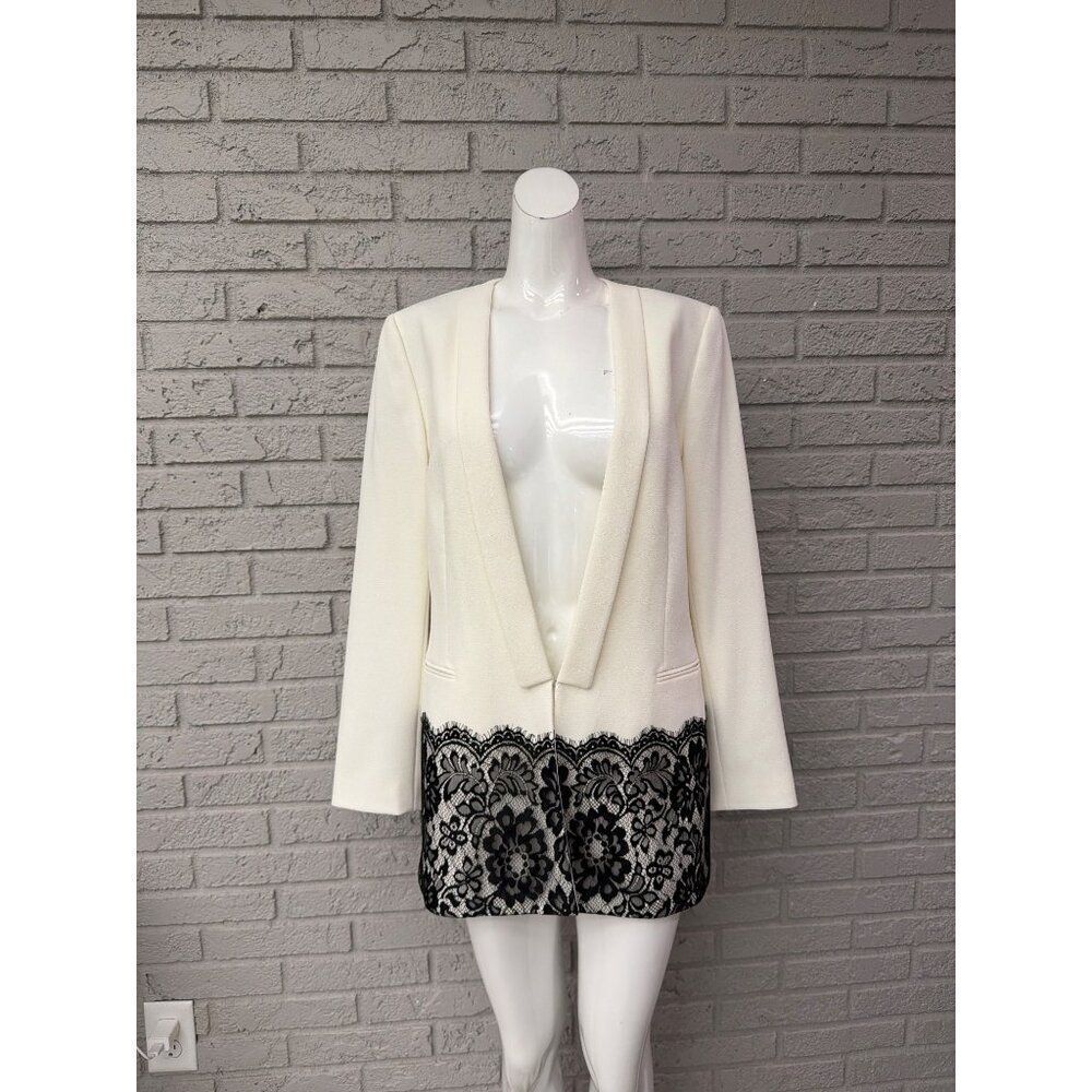 Gianni Bini Women’s Long Sleeve White Jacket With Black Lace Hem Size 10